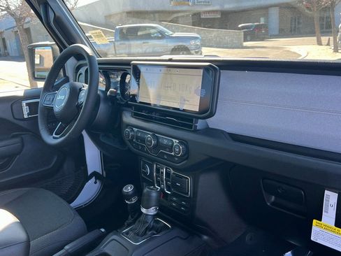 New 2026 Jeep Gladiator Sport image 12