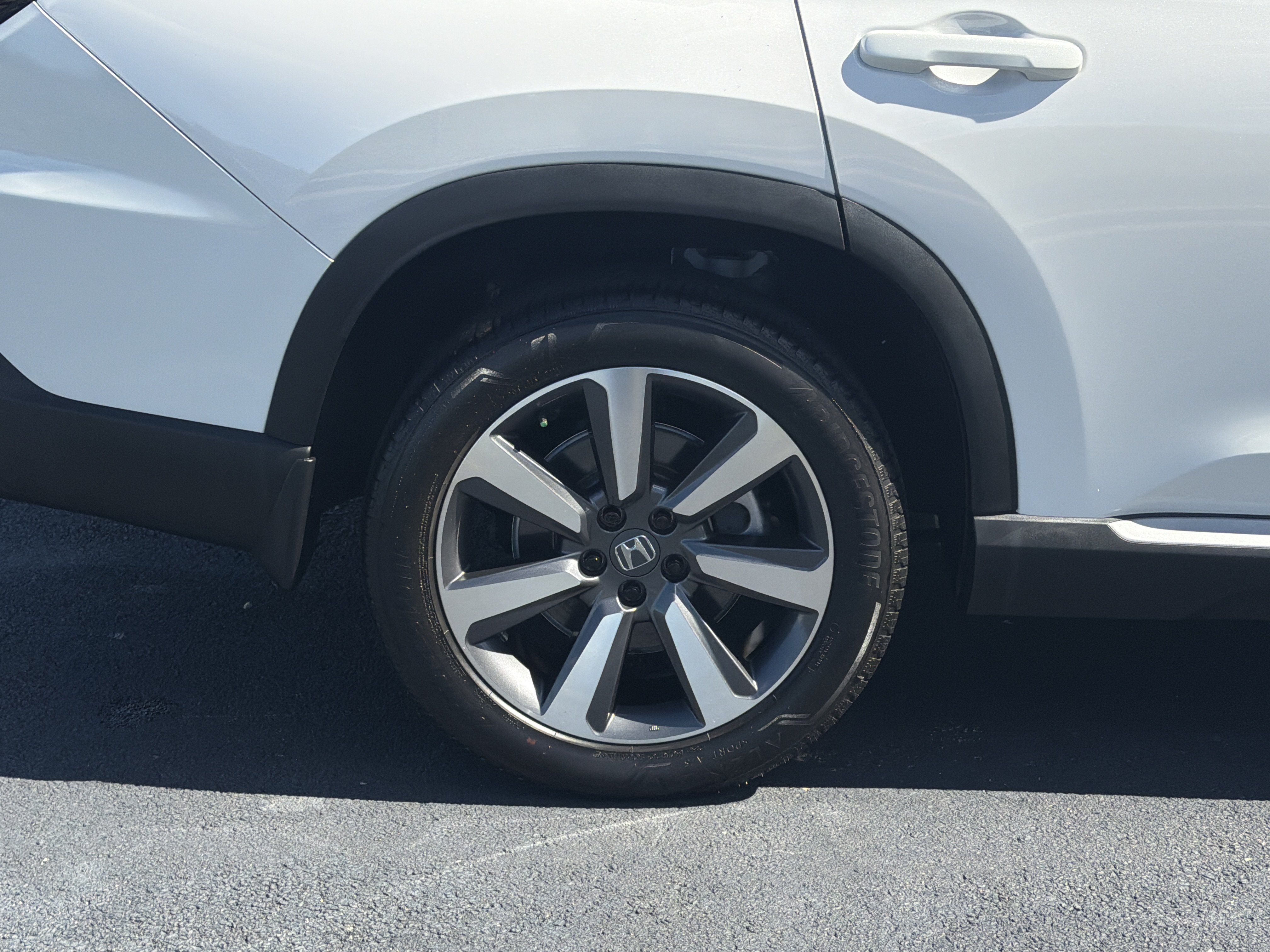 Certified 2025 Honda Pilot Touring image 34