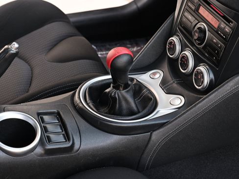 Used 2010 Nissan 370Z Coupe image 15