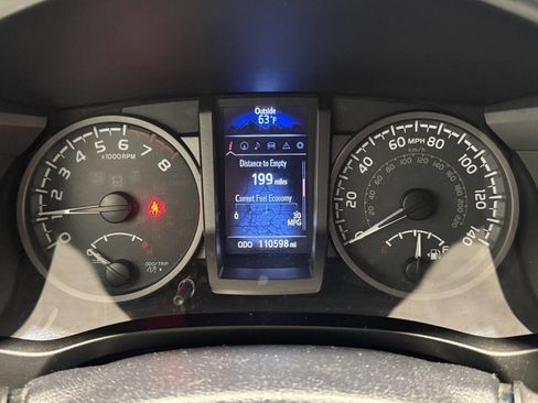 Used 2017 Toyota Tacoma TRD Off-Road image 25