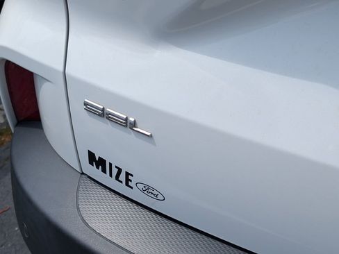 Used 2020 Ford Escape SEL image 18