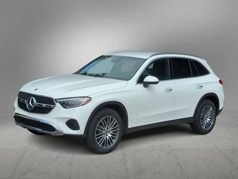 Certified 2025 Mercedes-Benz GLC 300 4MATIC image 4