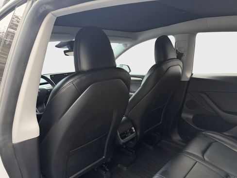 Used 2024 Tesla Model Y Long Range AWD/4WD image 25