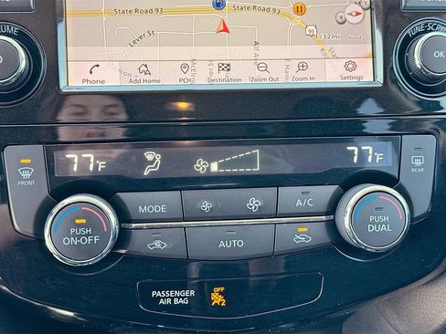 Used 2018 Nissan Rogue SV w/ Premium Package AWD/4WD image 14