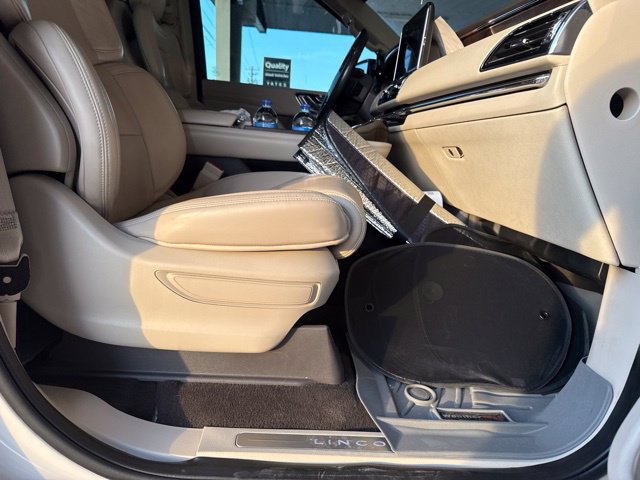 Used 2020 Lincoln Navigator Reserve w/ Luxury Package AWD/4WD image 19