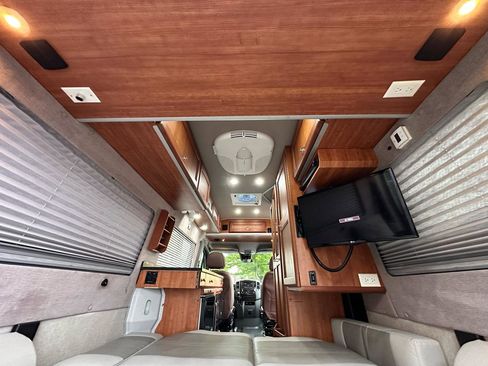 Used 2016 Mercedes-Benz Sprinter 2500 image 89