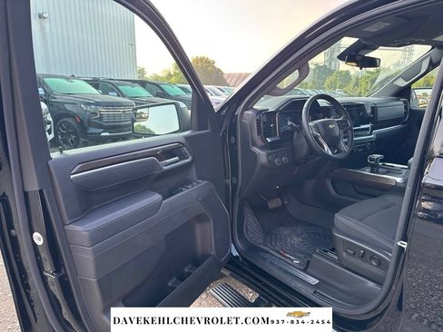 Used 2025 Chevrolet Silverado 1500 LT AWD/4WD image 9