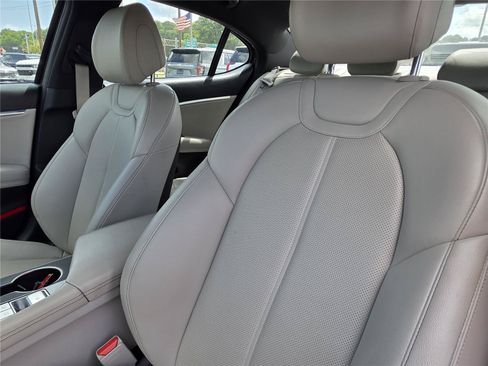 Used 2023 Genesis G70 2.0T RWD image 24