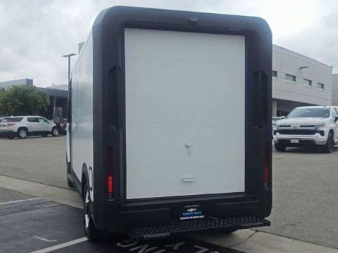 New 2025 Chevrolet Brightdrop 400 w/ Power Door Package AWD/4WD image 7