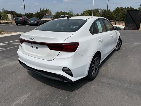 Used 2023 Kia Forte LXS w/ LXS Technology Package image 4
