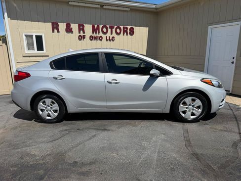 Used 2016 Kia Forte LX FWD image 2
