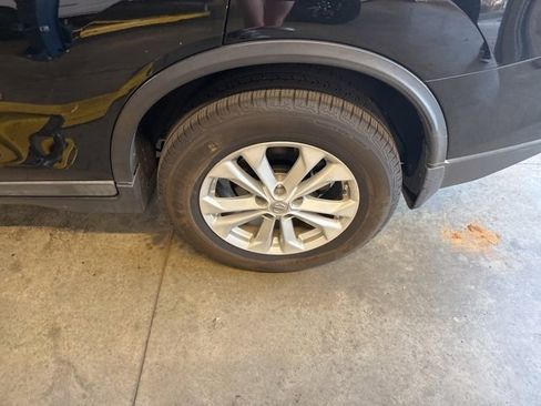 Used 2015 Nissan Rogue SV image 9