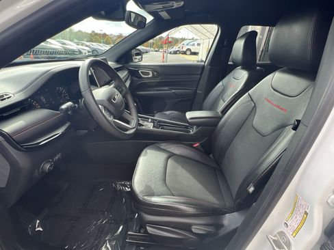 Used 2023 Jeep Compass Trailhawk image 13