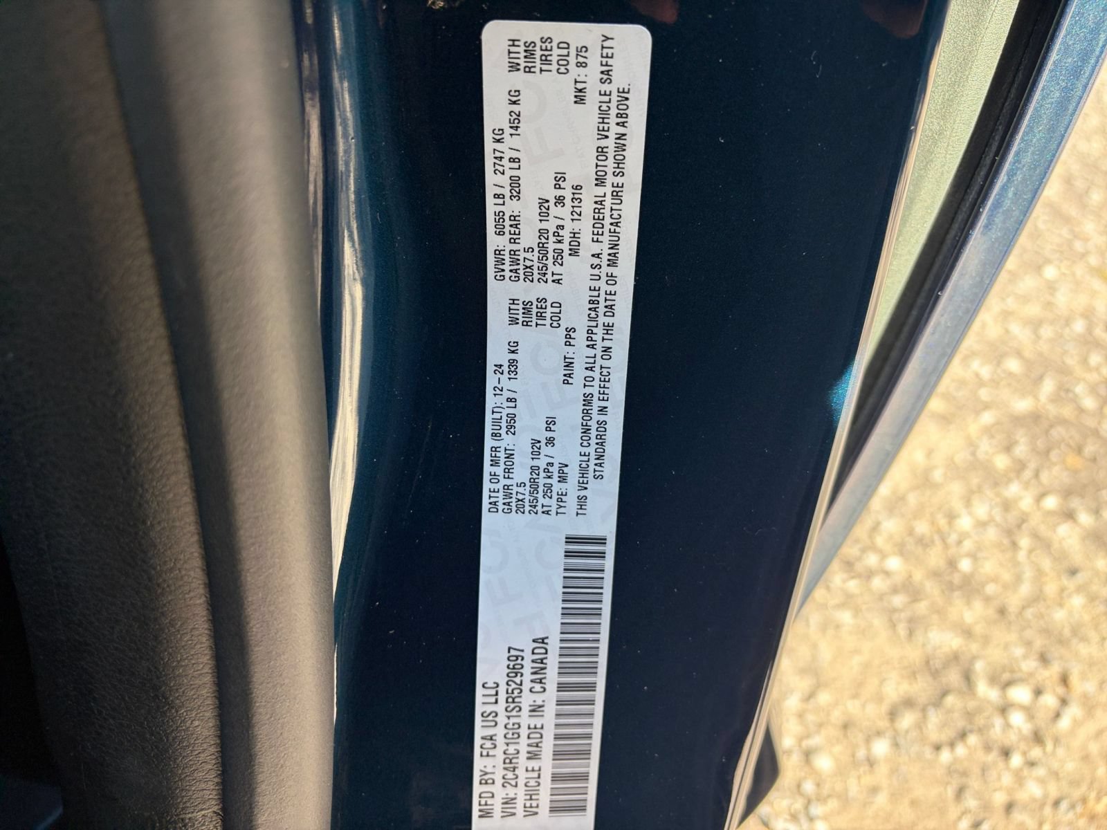 Used 2025 Chrysler Pacifica Limited FWD image 33