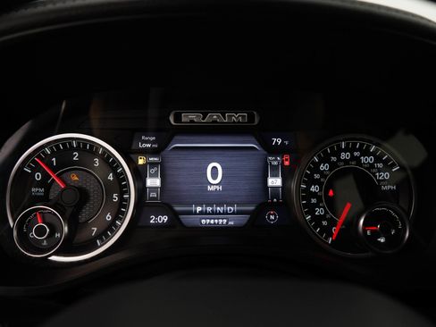 Used 2019 RAM 1500 Laramie AWD/4WD image 27