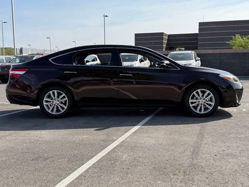 Used 2013 Toyota Avalon XLE image 7