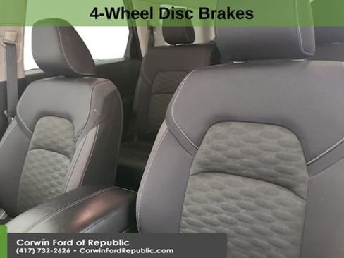 Used 2024 Nissan Pathfinder S image 11