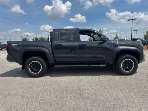 Used 2024 Toyota Tacoma TRD Off-Road AWD/4WD image 7