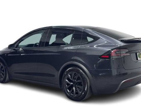 Used 2024 Tesla Model X image 4