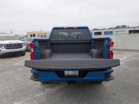 Used 2024 Chevrolet Silverado 1500 Custom w/ Dark Appearance Package AWD/4WD image 12