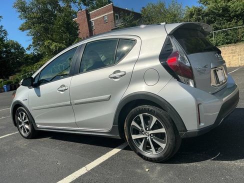 Used 2018 Toyota Prius C One FWD image 7