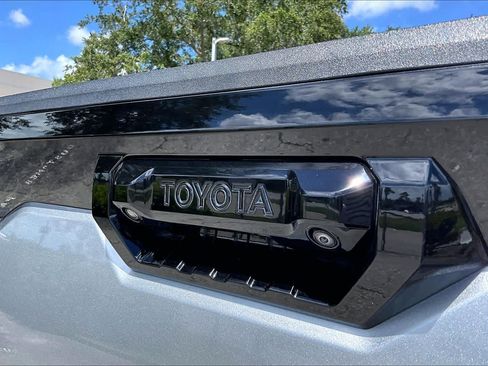 Used 2022 Toyota Tundra Platinum w/ Advanced Package RWD image 29