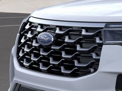 New 2026 Ford Explorer Platinum w/ LUX Leather Package image 17