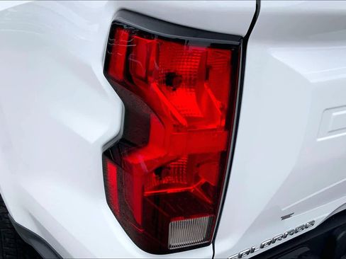 Used 2024 Chevrolet Colorado LT image 25