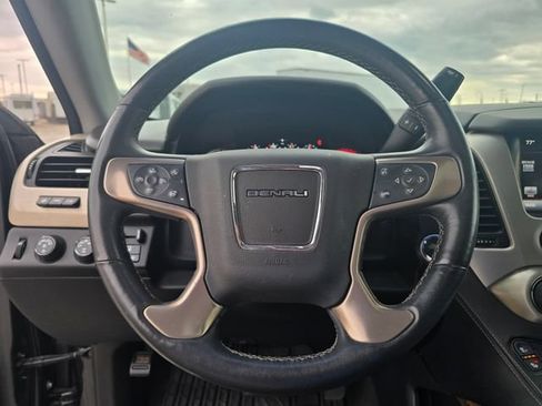 Used 2015 GMC Yukon Denali w/ Touring Package AWD/4WD image 30