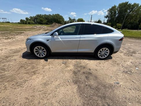 Used 2016 Tesla Model X 75D AWD/4WD image 42