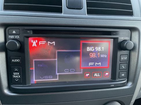 Used 2013 Toyota Corolla LE image 44