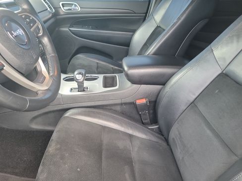 Used 2015 Jeep Grand Cherokee Altitude AWD/4WD image 16