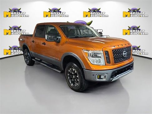 Used 2019 Nissan Titan XD image 3