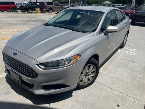 Used 2014 Ford Fusion S FWD image 5