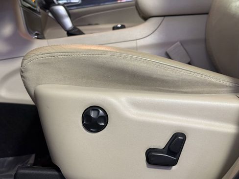 Used 2021 Jeep Grand Cherokee Limited image 16