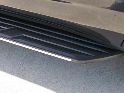 Used 2023 Chevrolet Tahoe Premier image 8