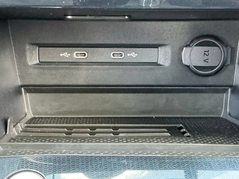 Used 2025 Volkswagen Taos SE FWD image 26