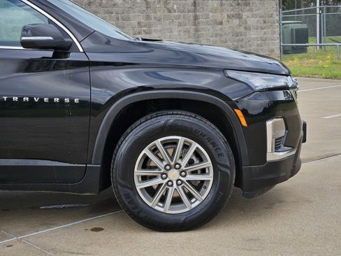 Used 2022 Chevrolet Traverse LT image 8