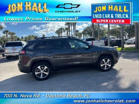 Used 2022 Jeep Cherokee Limited image 17