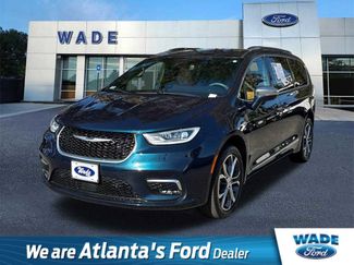 Used 2022 Chrysler Pacifica Pinnacle video 1