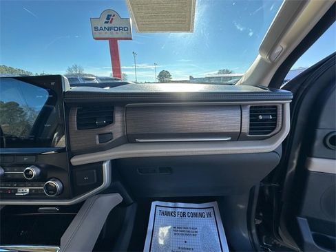 Used 2023 Ford Expedition Max Limited image 16