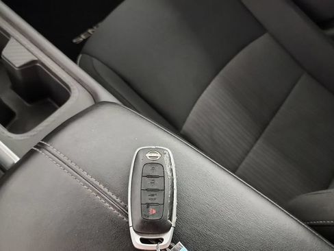 Used 2024 Nissan Sentra SV FWD image 18