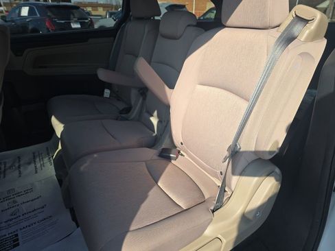 Used 2020 Honda Odyssey EX image 10