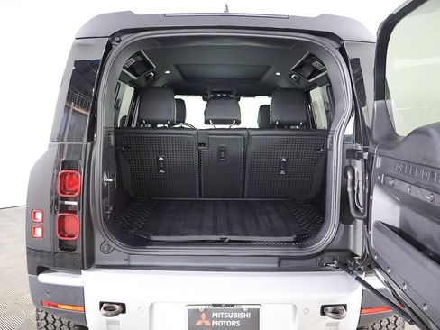 Used 2024 Land Rover Defender 110 SE image 22