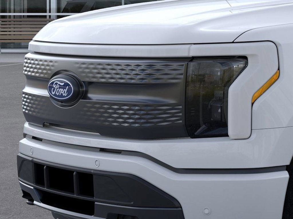 New 2025 Ford F150 Lightning Flash AWD/4WD image 17