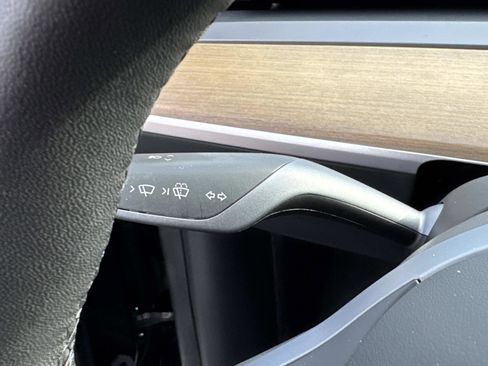 Used 2023 Tesla Model Y Long Range image 24