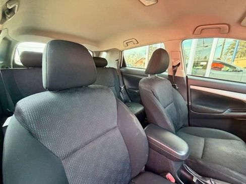 Used 2010 Toyota Matrix image 19