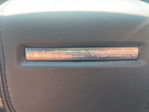 Used 2023 Land Rover Defender 90 V8 AWD/4WD image 33