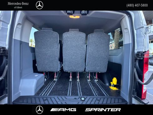 Used 2019 Ford Transit 150 XLT RWD image 7