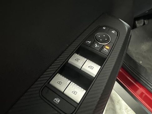 Used 2023 Mitsubishi Outlander SE image 32